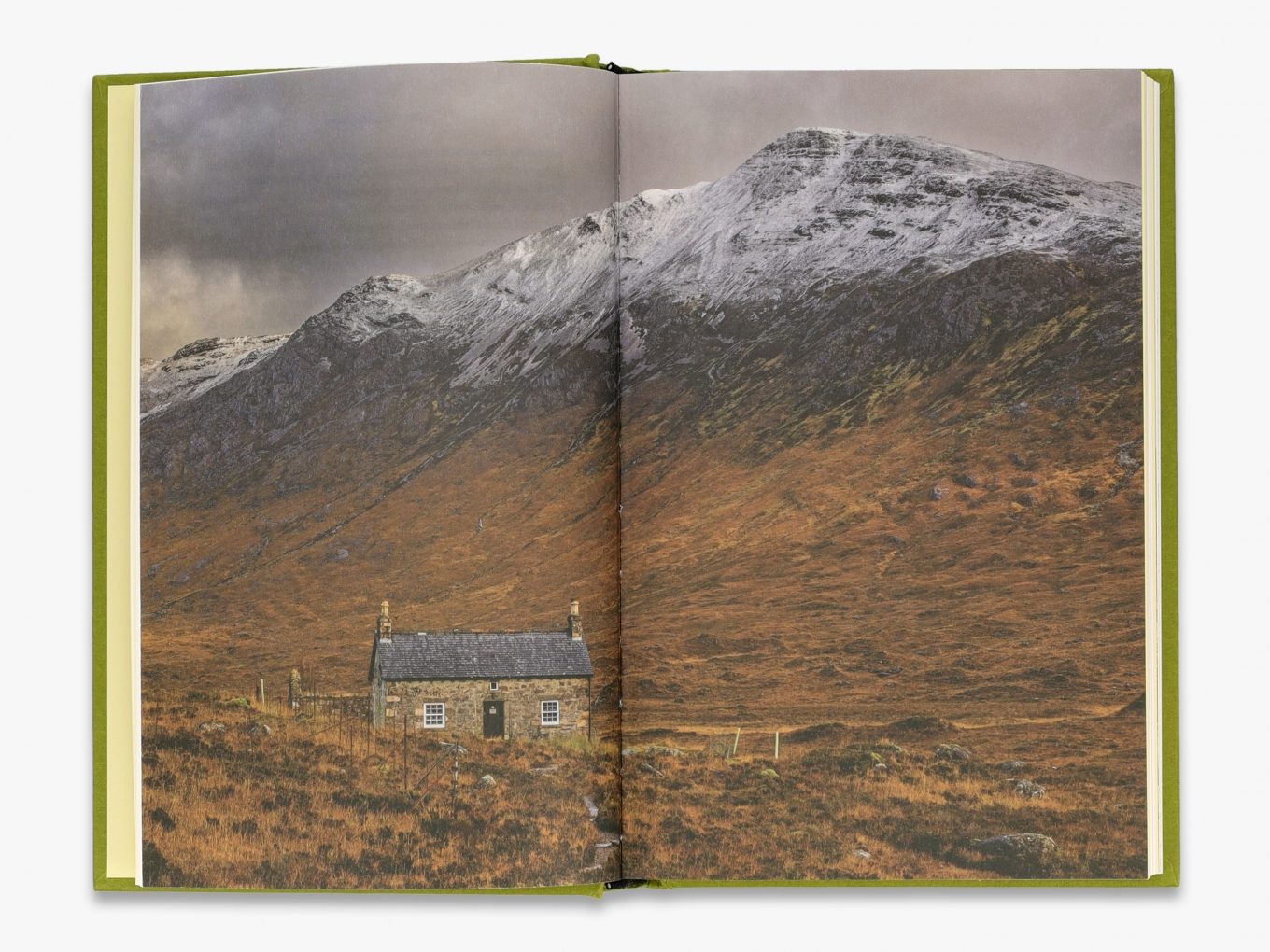 Cabin: How to Build a Retreat in the Wilderness and Learn to Live With Nature
