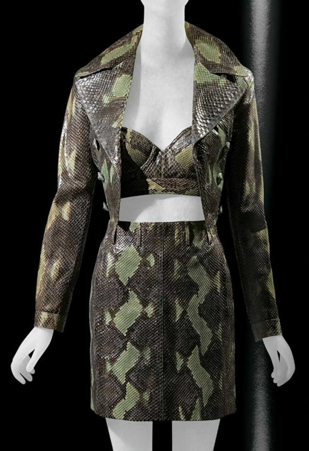 Fashion Designers A–Z. 40th Anniversary Edition