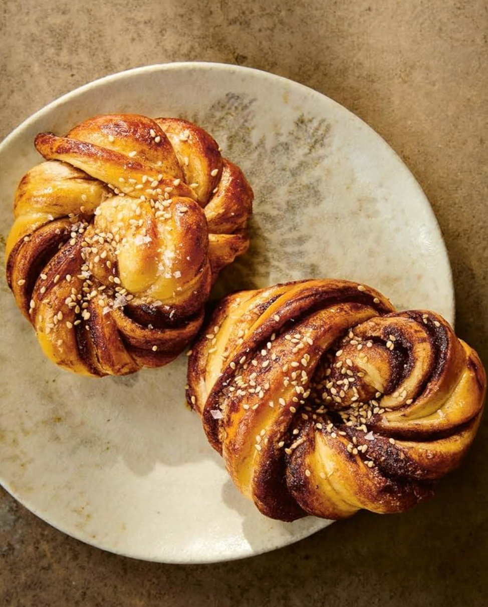 Buns: Sweet and Simpĺe Bakes