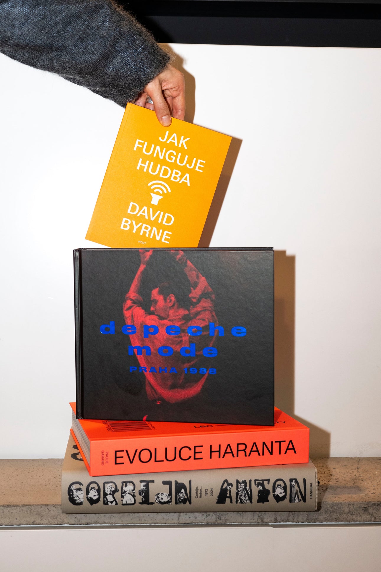 Knihy, které vás vezmou do zákulisí hudby