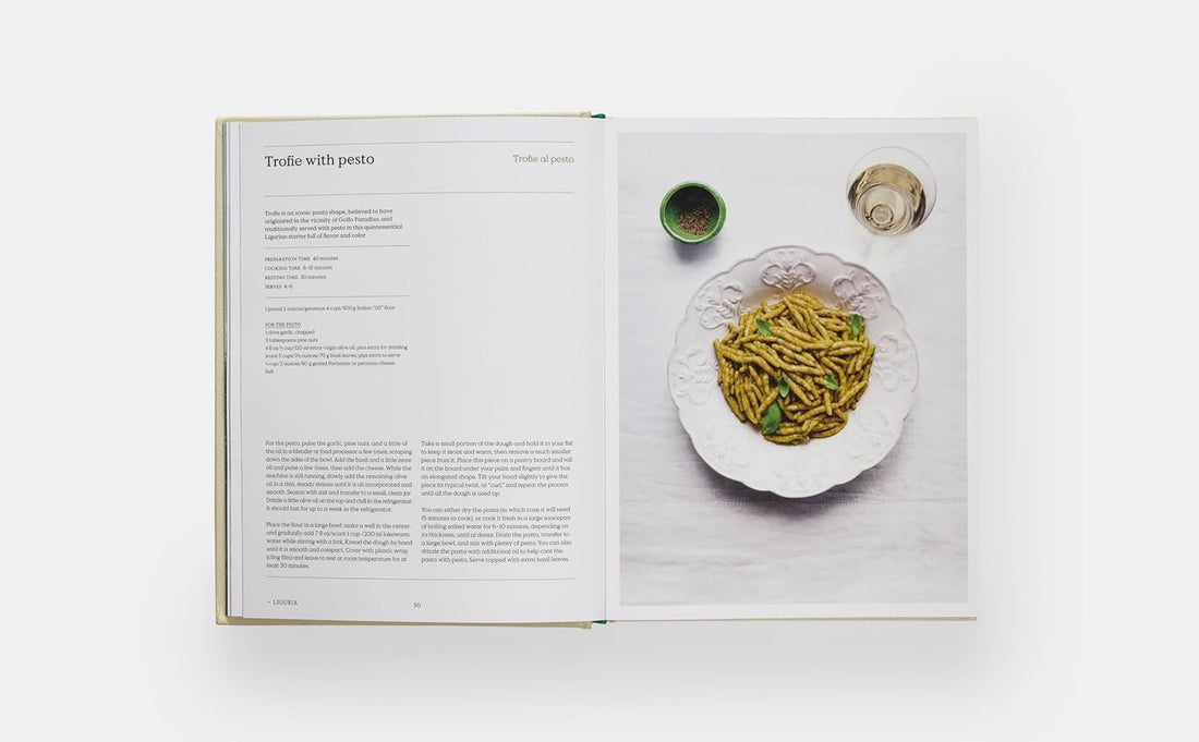 The Regional Italian Cookbook: Recipes from The Silver Spoon