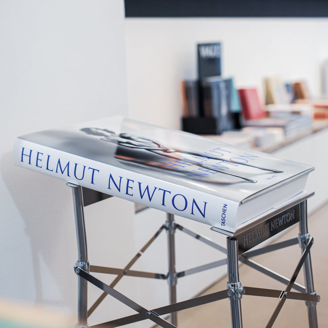 Helmut Newton. BABY SUMO