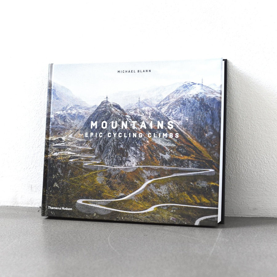 Mountains: Epic Cycling Climbs - Michael Blann