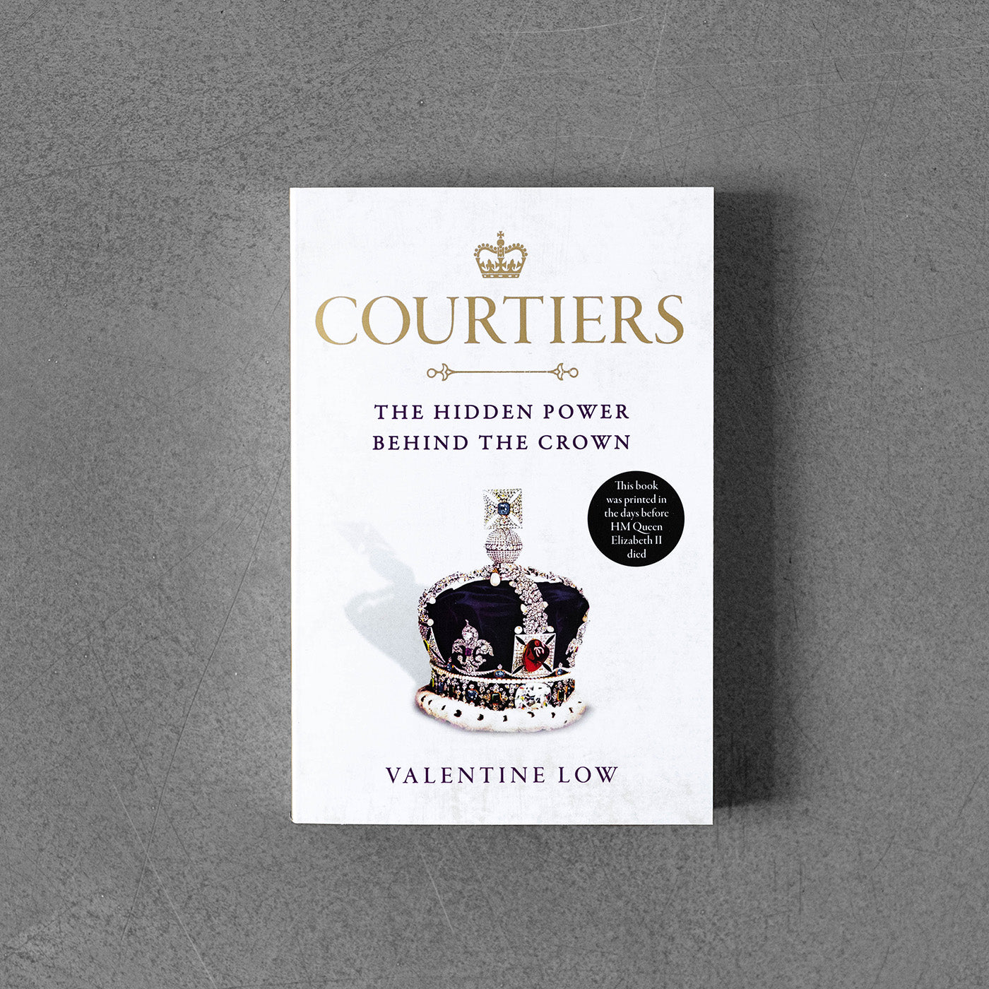 Courtiers : The inside story of the Palace power struggles from the Royal correspondent who revealed the bullying allegations