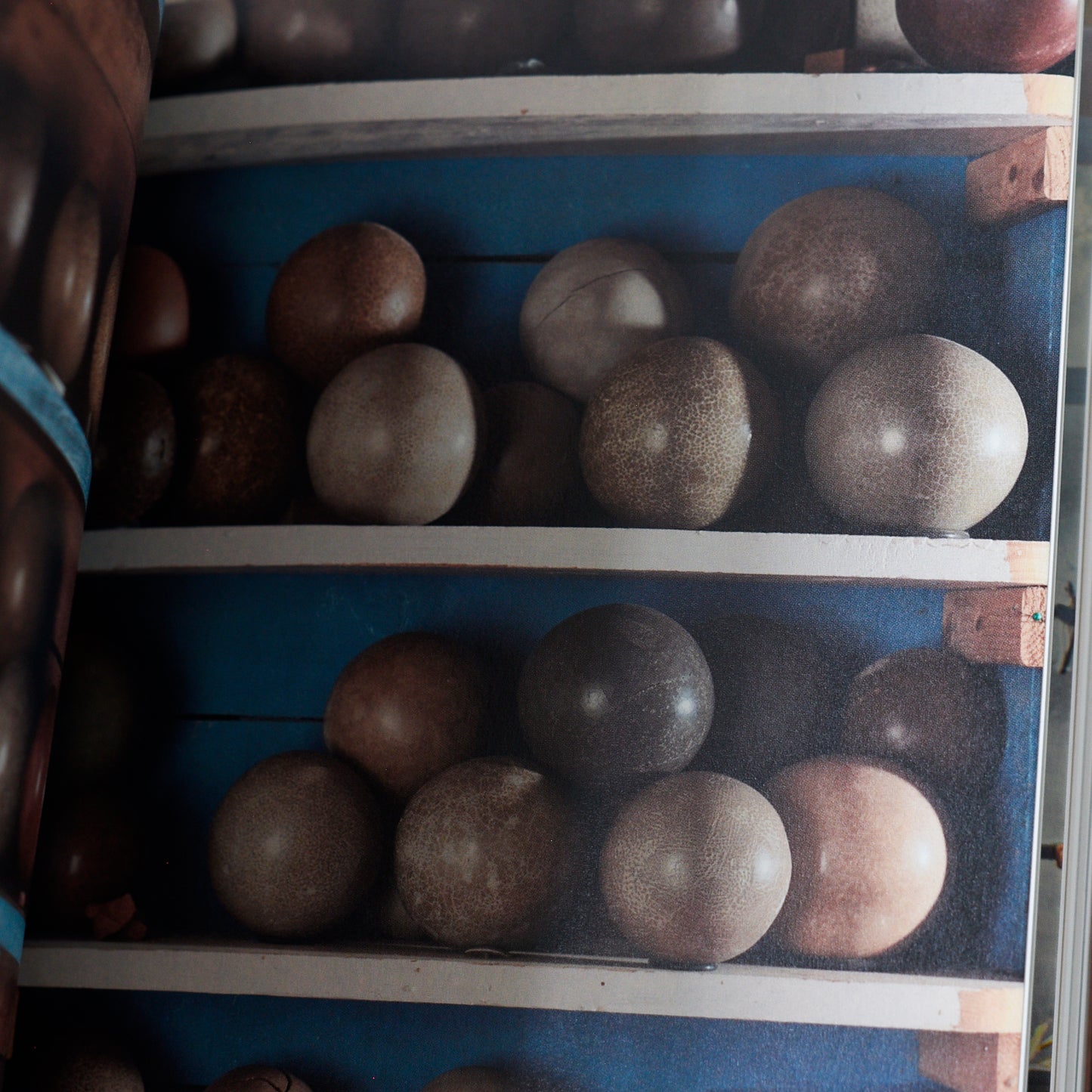 Dorodango: The Japenese Art of Making Mud Balls - Bruce Gardener