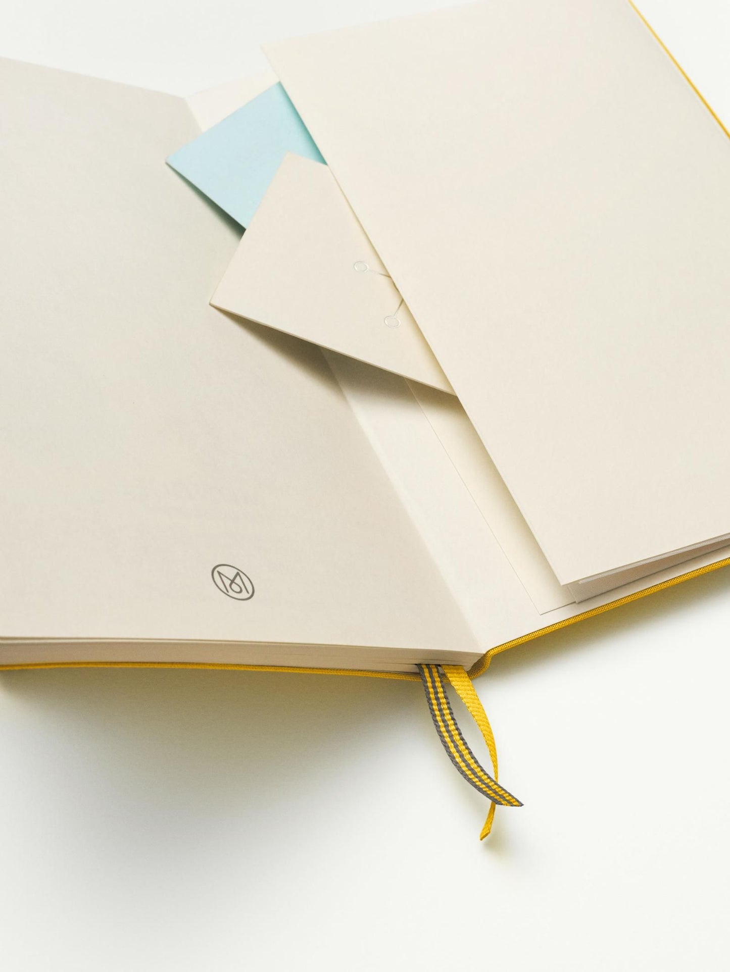 Monocle Hardcover Notebook B5 - Yellow