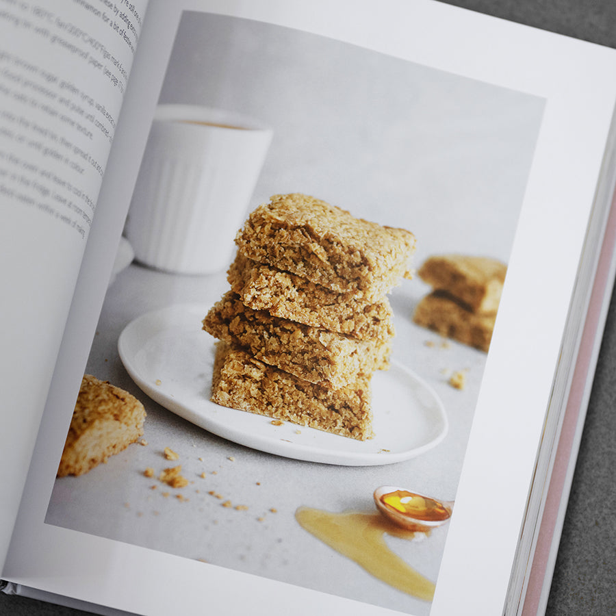 Little Book of Vegan Bakes –⁠ Holly Jade